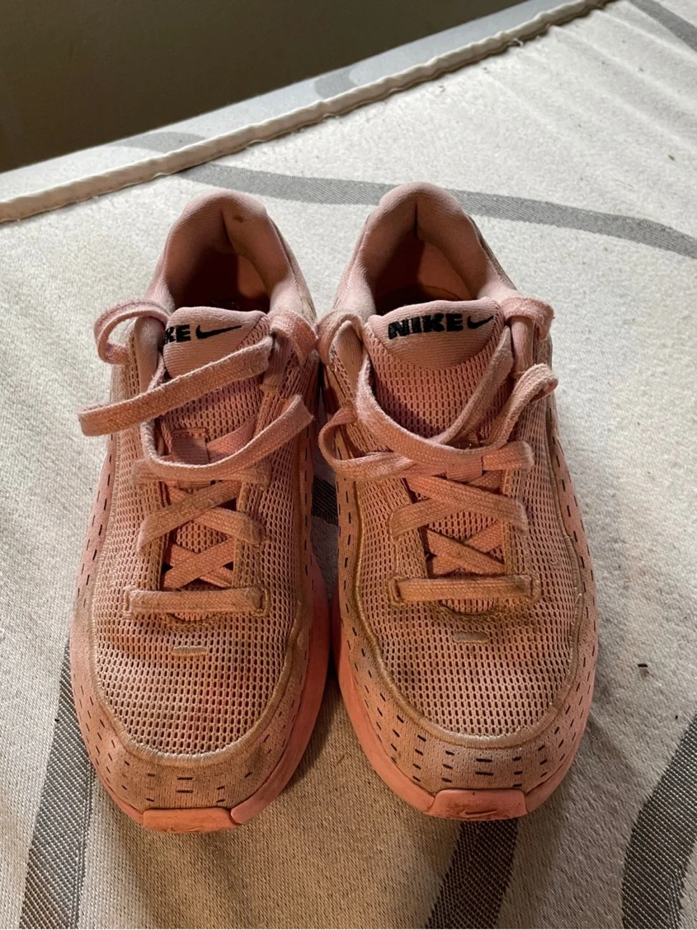 Nike Uplift SC youth athletic shoes